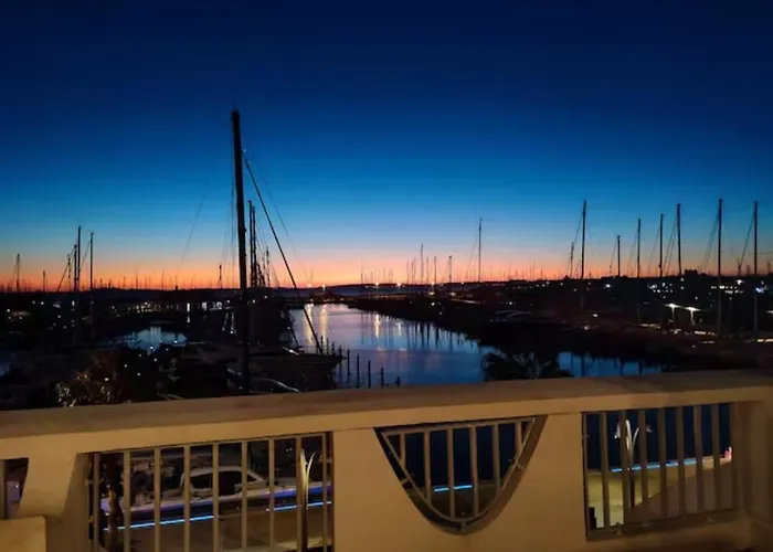 Classe 3 Etoiles - Magnifique Vue Sur Le Port - Wifi Et Clim Ла-Гранд-Мот