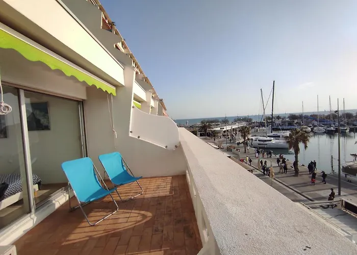 Classe 3 Etoiles - Magnifique Vue Sur Le Port - Wifi Et Clim Апартаменты