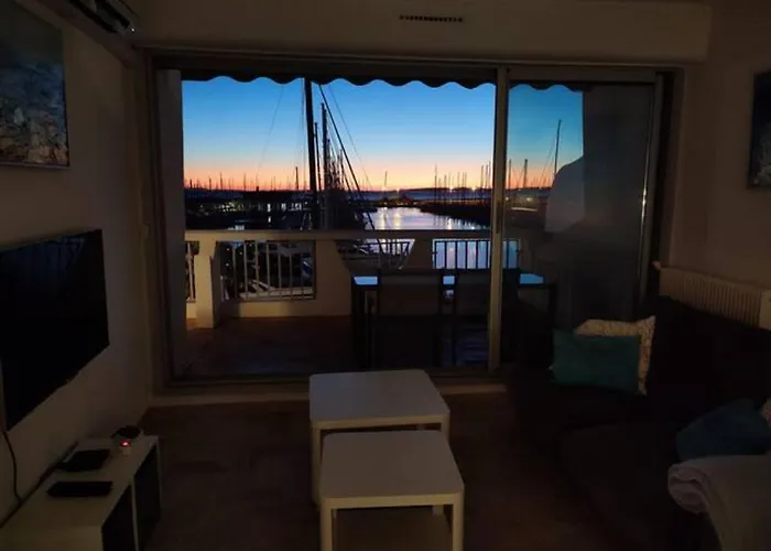 Classe 3 Etoiles - Magnifique Vue Sur Le Port - Wifi Et Clim Ла-Гранд-Мот