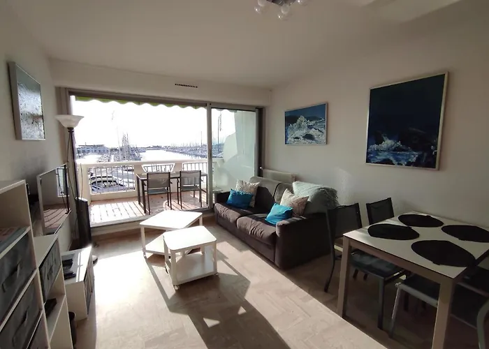 Classe 3 Etoiles - Magnifique Vue Sur Le Port - Wifi Et Clim Апартаменты